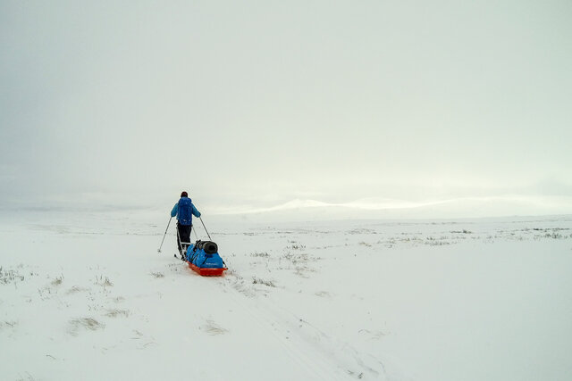 Vi var uerfarne, gira og skulle bli alpinister. Marius, som er en racer på planlegging hadde lagt opp løpet. Hvor vi gradvis tilvendte oss hardere og hardere ruter i krevende terreng. Drømmen er jo å bli sett på som alpinist. Foto: Erik Tordhol